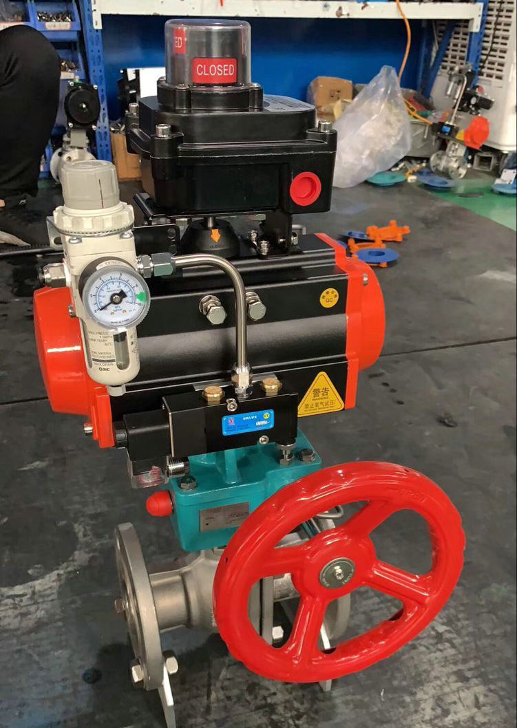 Q6S41F氣動(dòng)帶手輪球閥實(shí)物圖1