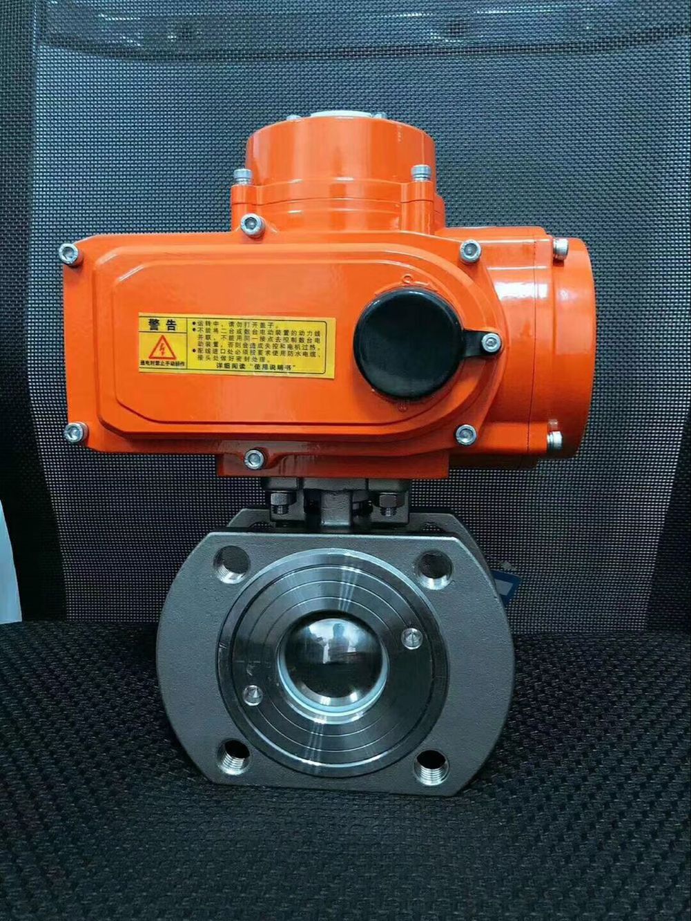 電動(dòng)對(duì)夾式球閥實(shí)物圖