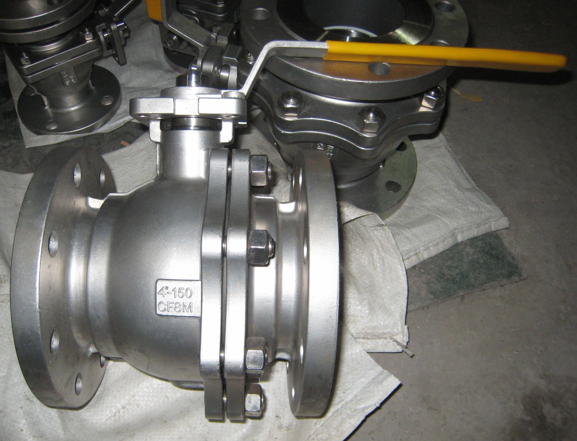 美標(biāo)不銹鋼球閥實(shí)物圖